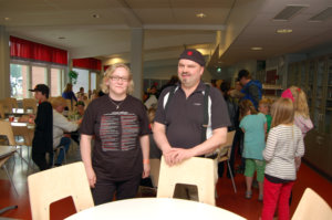 Paikalla olivat myös Nuorten Kotkien Keskusliiton toiminnanjohtaja Lea Väänänen sekä Timo Matilainen Tampereen Nuorista Kotkista.