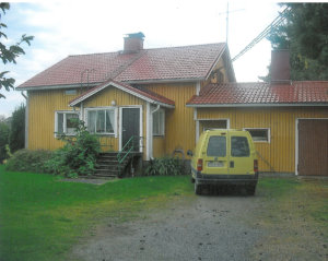 Tässä Alastaron talossa Vaittisen perhe asui talvisodan aikana. 