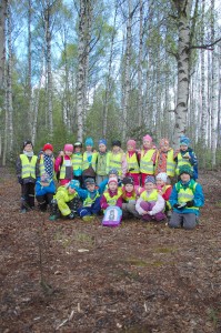 Rasin koulun eskarilaiset viettivät päivän metsäretkellä.