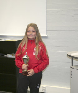 Vuoden tyttöpelaajan Emmi Lappalaisen peliminuutit kertyivät poikien D 12-joukkueessa.