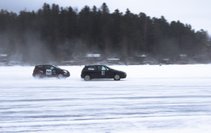 Jarmo Hallman (50) nousi lopulta V1600-sarjassa kolmanneksi. Jukka Yli-Hellä (111) joutui tyytymään viidenteen sijaan.