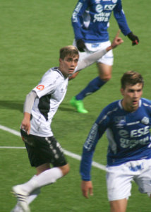 Erkka Helminen esiintyi viime kaudella edukseen FC Hakan edustusjoukkueessa, mutta tällä kaudella peliaikaa ei herunut. A-junioieista irtosi onneksi sekä peliaikaa että SM-hopea.