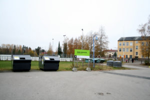 Viialan yhtenäiskoulun toiveena on, että kun loputkin keräysastiat poistuvat uuteen paikaan, niiltä vapautuvalle alueelle saataisiin paikka, johon vanhemmat voivat jättää lapsensa autosta. Myös lisäparkkipaikoille on tarvetta.