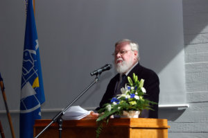 Juhlapuhuja Yrjö Larmola totesi, että veteraaneja jäljempien sukupolvien tulisi pyrkiä olemaan näiden antaman perinnön arvoinen.