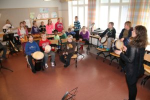 Arvo Ylpön koulun 4A-luokka soittaa torstain konsertissa kolme omaa numeroa ja on mukana myös eri luokkien yhteisessä esityksessä.
