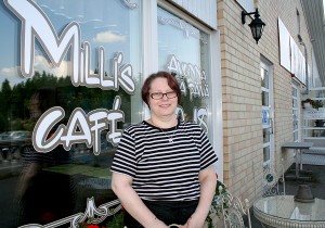 Viialalainen Mervi Pasu sulkee Milli's cafen ovet heinäkuussa jatkaakseen kokkiopintojaan.