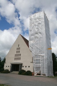 Viialan kirkon kellotorni kunnostetaan kesän aikana