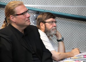 Koskiklinikan esitystä kuuntelivat myös valtuutetut Jukka Saari ja Aarne Kiuru. Aarne Kiurun mielestä palvelusetelien käytössä on ongelmia.