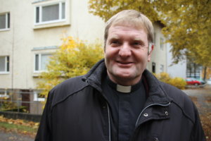 Sääksmäen seurakunnan kirkkoherran Markku Antolan mielesä seurakunta ei toimintaansa tarvitse Valkeakosken kirkkoa. Kirkon kohtalosta päättäminen on seurakunnan lähiajan visaisimpia kysymyksiä.