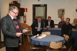  HS-Veden hallituksen puheenjohtaja Aarne Kauranen kertoi akaalaisten palvelun paranevan, kun uusi toimitila valmistuu ensi keväänä.