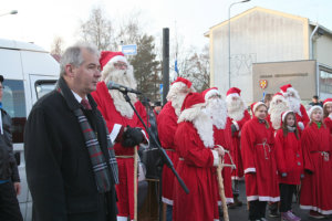 Toijalan joulun avannut kaupunginhallituksen puheenjohtaja Jouko Rytkönen toivoi, että jouluostoseurot jäisivät kotipaikkakunnalle.