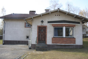 Viialan pappilassa sijaitsee myös partiolippukunta Viialan Metsänkävijöiden kolo.
