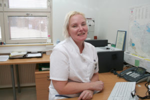 Lääkärin vastaanoton sairaanhoitajana työskentelevän Minna Kaivoluodon mukaan työn ilonaiheita ovat tyytyväiset potilaat ja mukavat työtoverit. 