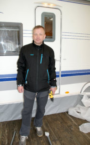 Valkeakoskelainen Jarmo Saralahti vuokrasi vaunupaikan Pumpparista huhtikuun alussa anopin yllyttämänä. 