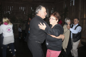 Esko ja Kirsti Rupposella on tanssikokemusta kuudelta eri vuosikymmeneltä.