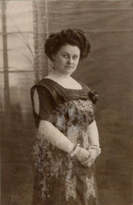 Selma Helena Favén o.s. Viitasalo syntyi 1889 ja kuoli 1930. Hänet on haudattu Lempäälään. 