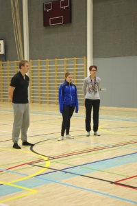 Juuso Rantanen, Susanna Halme ja Piritta Turunen esittelivät oppilaille Para School Dayn kulkua.