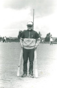 Veli-Pekka Ehoniemi voitti ensimmäisen juniorien Suomen mestaruutensa 10-vuotiaana Urjalassa vuonna 1984. Hän on kilpailu-uransa aikana saavuttanut kaksi maailmanmestaruutta ja tyhjentänyt ainoana maailmassa pelialueen kolmella heitolla. 
