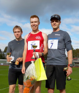 Miesten kympin voittajat, vasemmalta Janne Niemi Janakkalan Jana, Aki Niemi Teivo Stayers ja Olli Miettinen Tawast Cycling Club / ROSE.