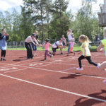 Nuorisokisat toivat Toijalan urheilukentälle iloisia ilmeitä ja reippaita rykäisyjä – Katso ihanat kuvat lasten urheiluriemusta