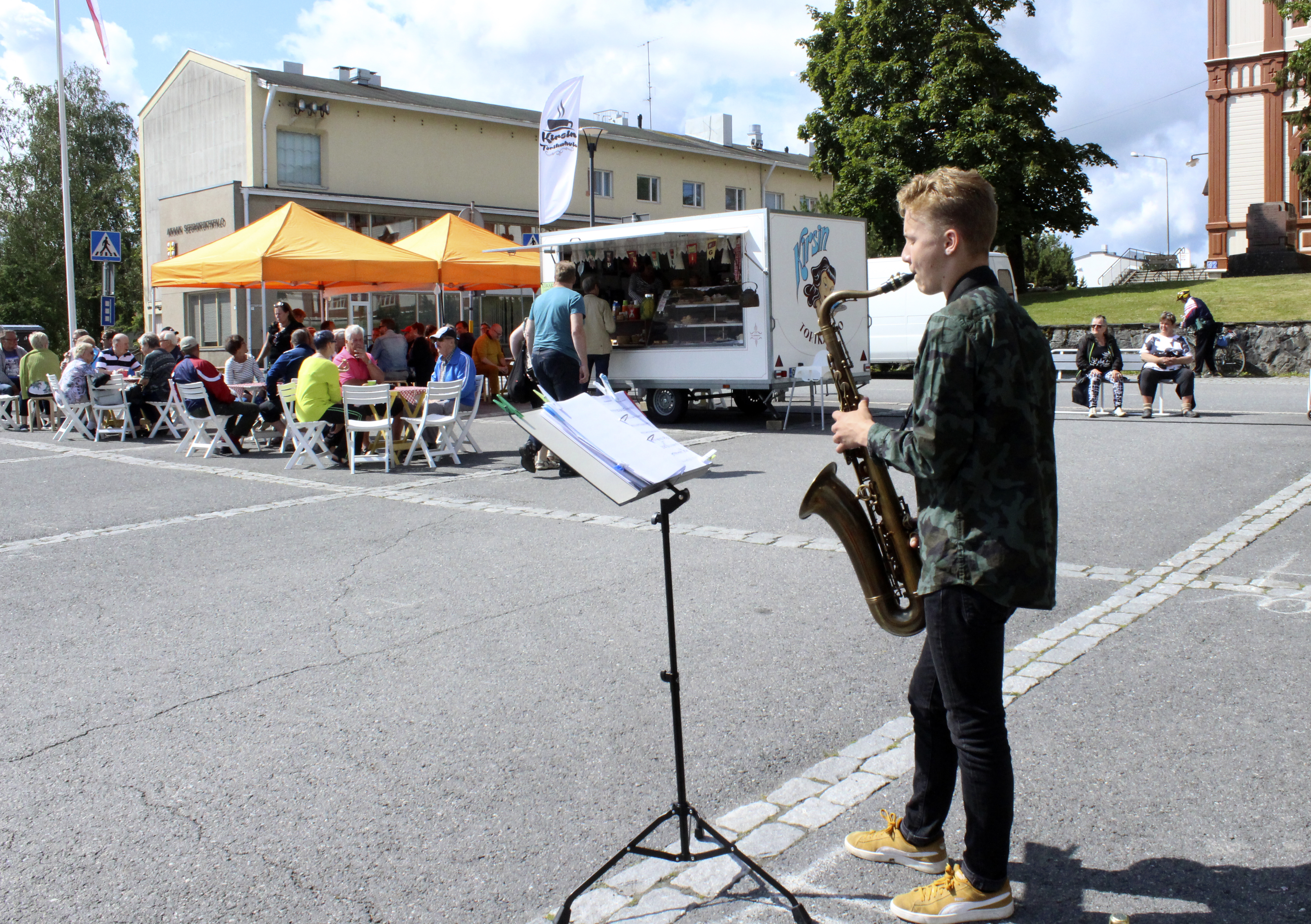 Toijalan tori kylpee kesän musiikissa – Positiivinen palaute on saanut kaupungin harkitsemaan jo jatkoa