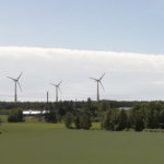 Tuulivoiman vastustajat ahkerasti liikkeellä – Pirkanmaan Ely-keskus haluaa selvittää Karhunrahkan tuulivoimahakkeessa myös matalampien myllyjen vaihtoehdon