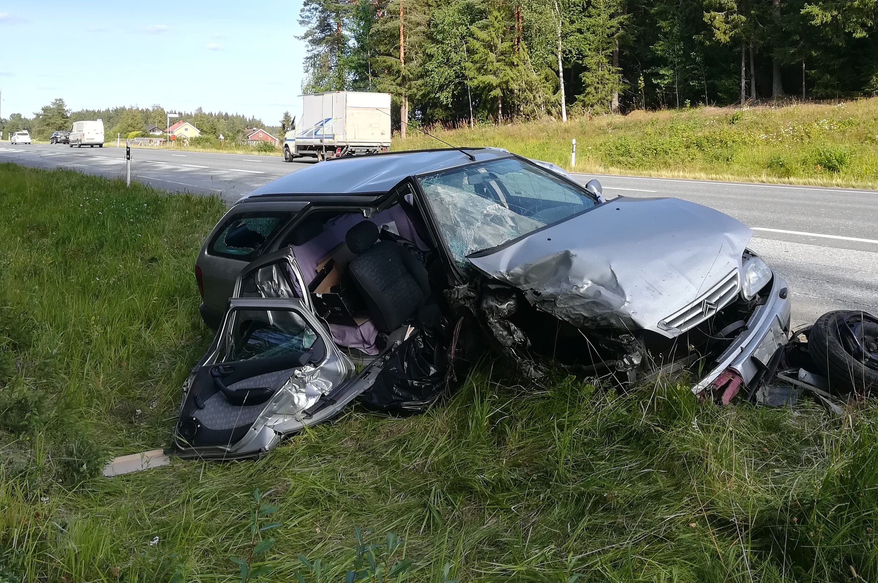 Viisi ihmistä osallisena kahden henkilöauton kolarissa Kylmäkoskella