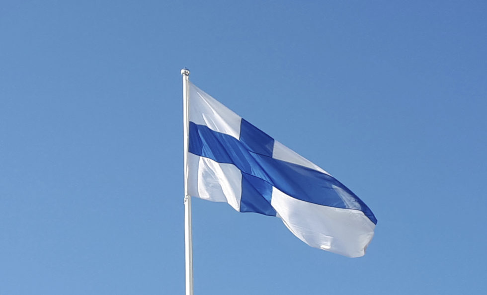 24Suomenlippuvaaka