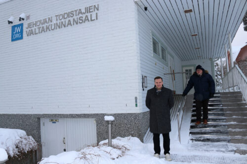06_Jehovien valtakunnansali_Asko Mäkinen_Markku Lukka_vaaka