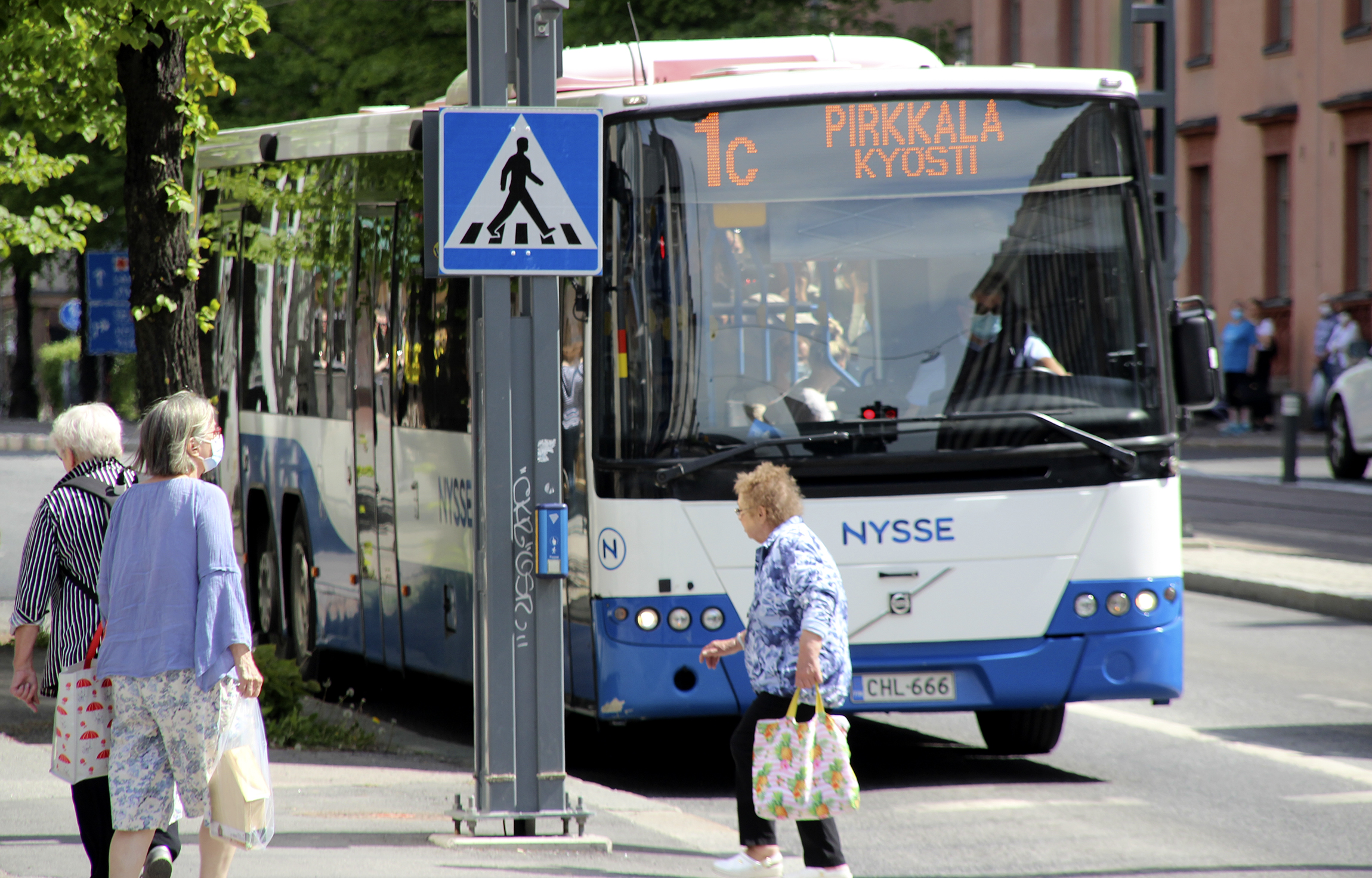 Valtaosa Akaan Seudun vaalikoneeseen vastanneista ehdokkaista haluaa Akaan liittyvän Tampereen seudun joukkoliikenteeseen – Lue valikoima ehdokkaiden perusteluja puolesta ja vastaan