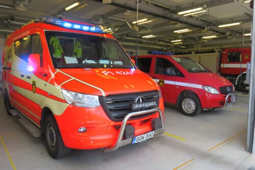 29_Ambulanssi 1_Pekkamustonen