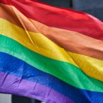 Kaupunginjohtaja Peltola esittää Akaaseen vuosittaista pride-liputusta kolmessa paikassa