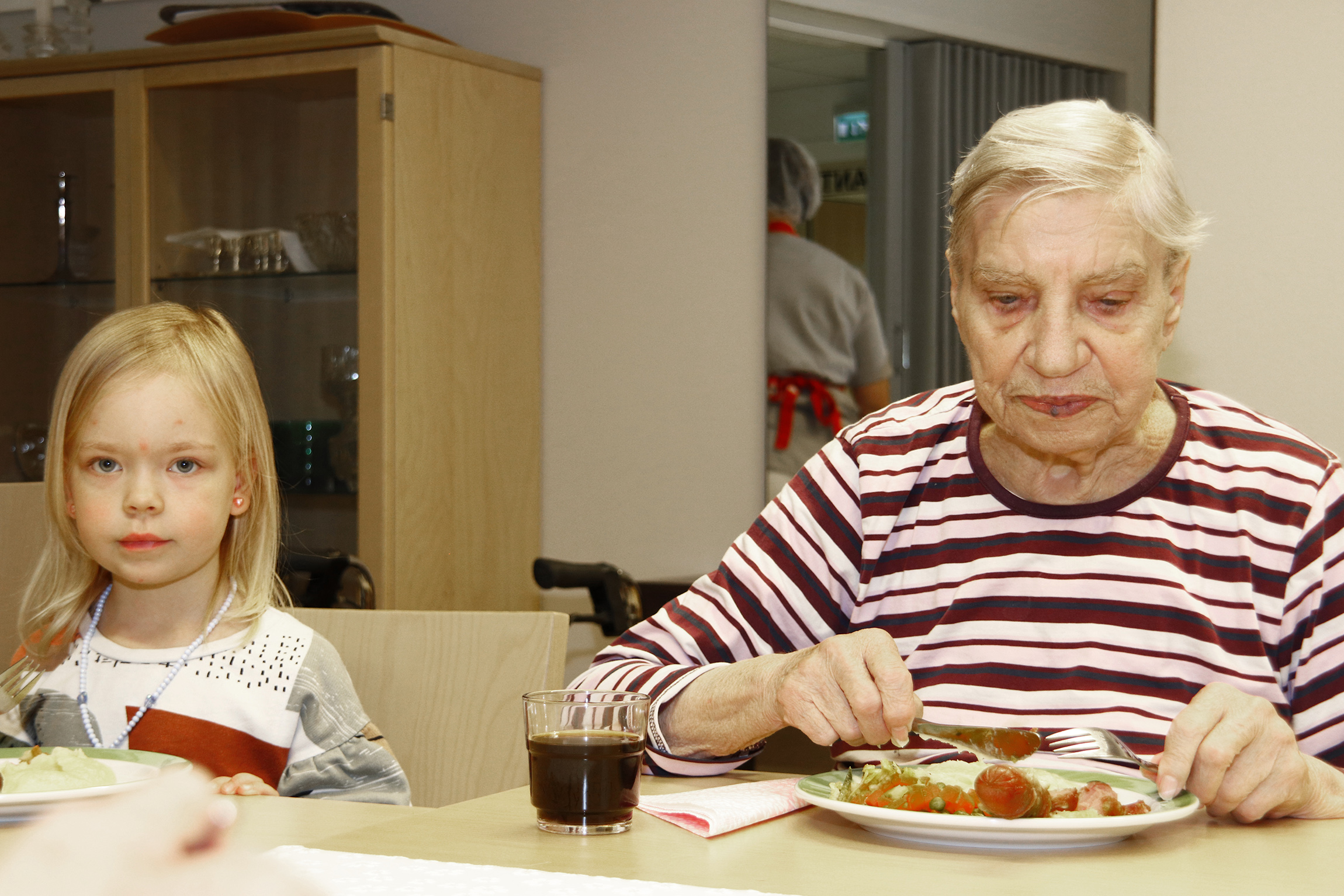 Torkonkartanon ja Havulinnan vanhukset saivat lempiruokiaan pysyvästi listalle – Kaikkien suosikki: Hyvä ruoka ja päiväunet päälle