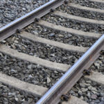 Junaliikenne on palautumassa pääradalla – Kaapelivaurion syyksi epäillään ilkivaltaa