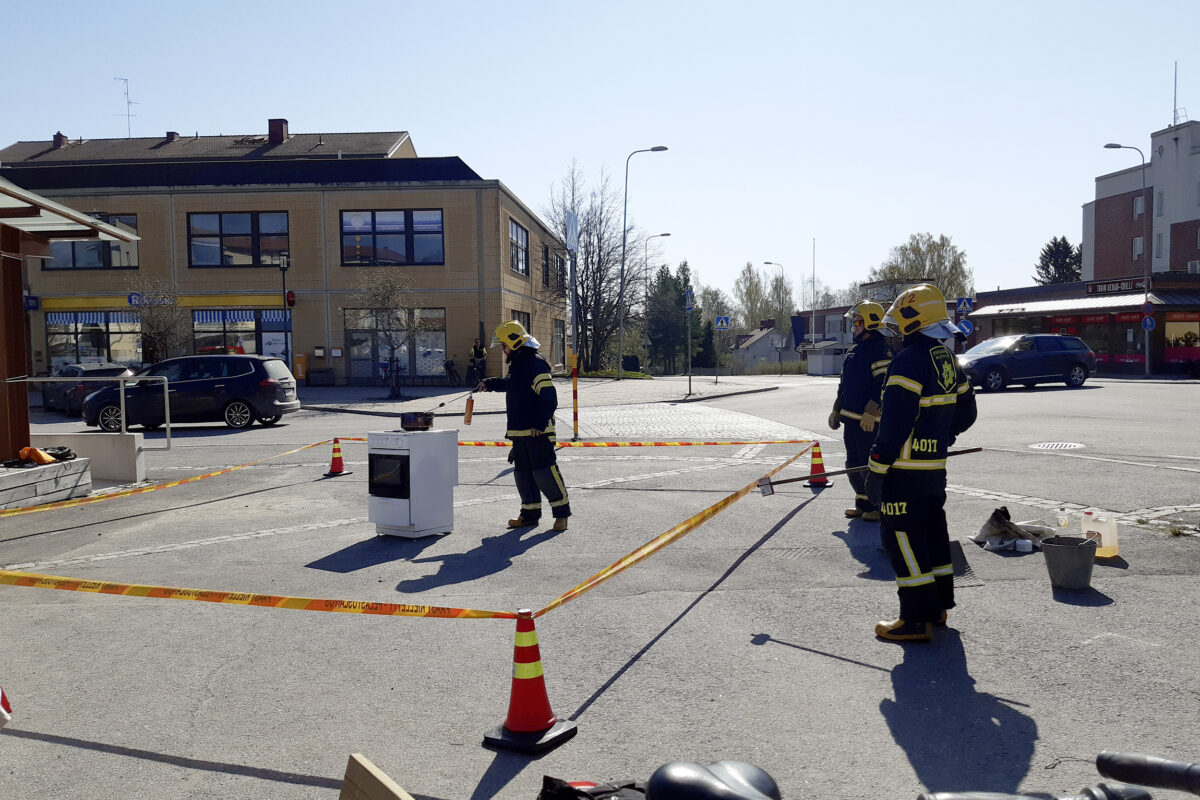 Punaisen Ristin viikon toritapahtuman aiheena oli turvallisuus