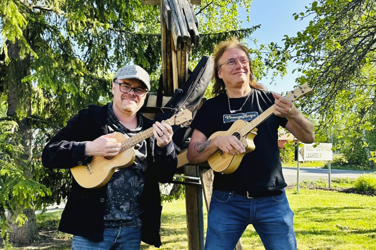 Ukulelet soivat Costello Hautamäen ja UkuleleJarmon johdolla Viialassa