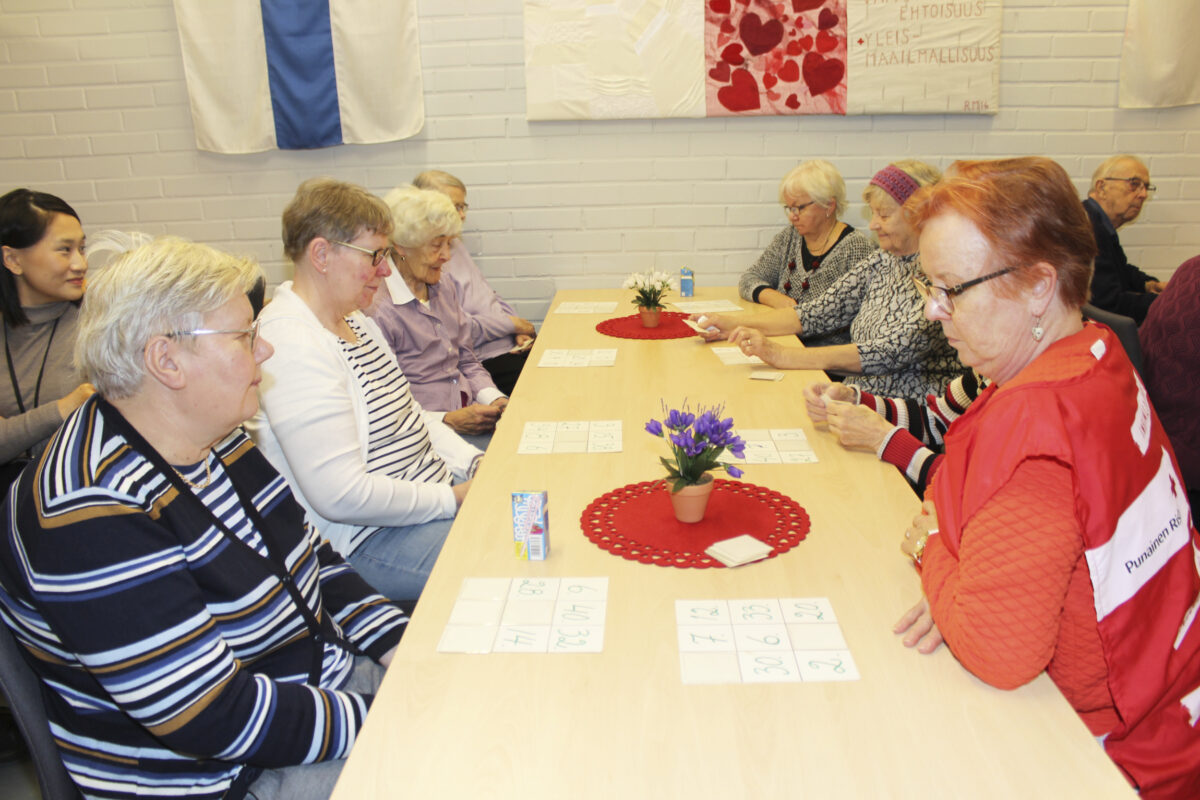 Kerran kuussa kuppilassa odotellaan joulua – Kokoontumispäivä on poikkeuksellisesti torstai