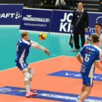 Akaa-Volleyn poikkeuksellinen ottelutauko alkoi TuTo-voiton jälkeen – Jere Heiskanen ja Petteri Tyynismaa pisterohmuina