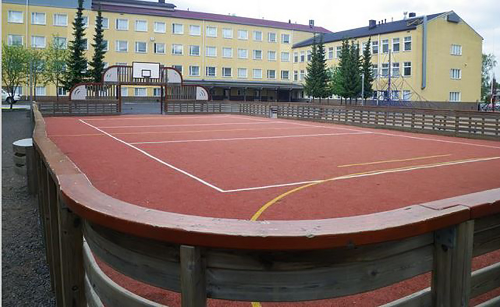 Nahkialan päiväkodin pihaa saneerataan lähes 100 000 eurolla – Viialan Keskustan koulun areena siirretään Toijalaan