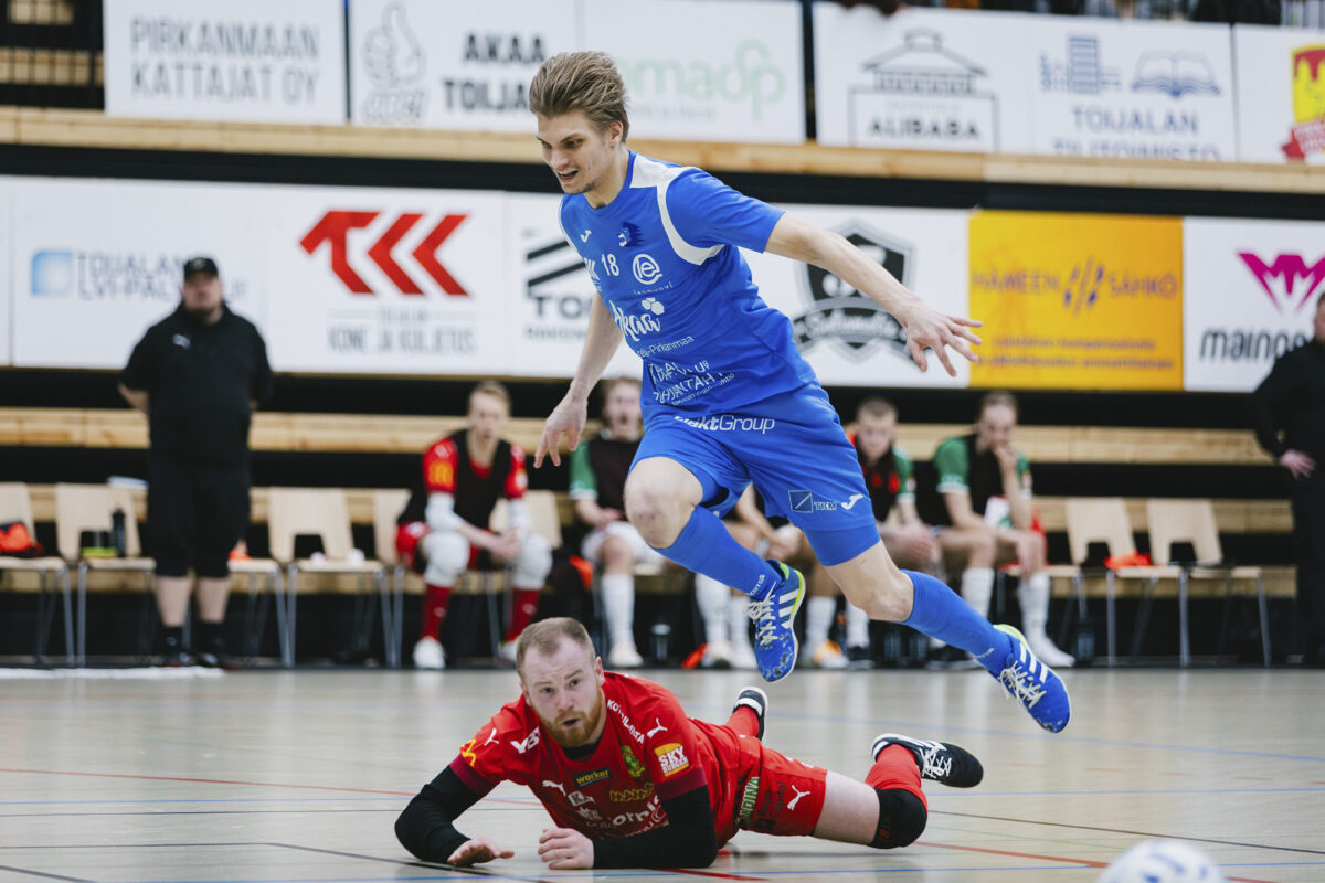 Akaa Futsal lähtee metsästämään finaalipaikkaa – Tornion Palloveikot nurin murskaavin lukemin