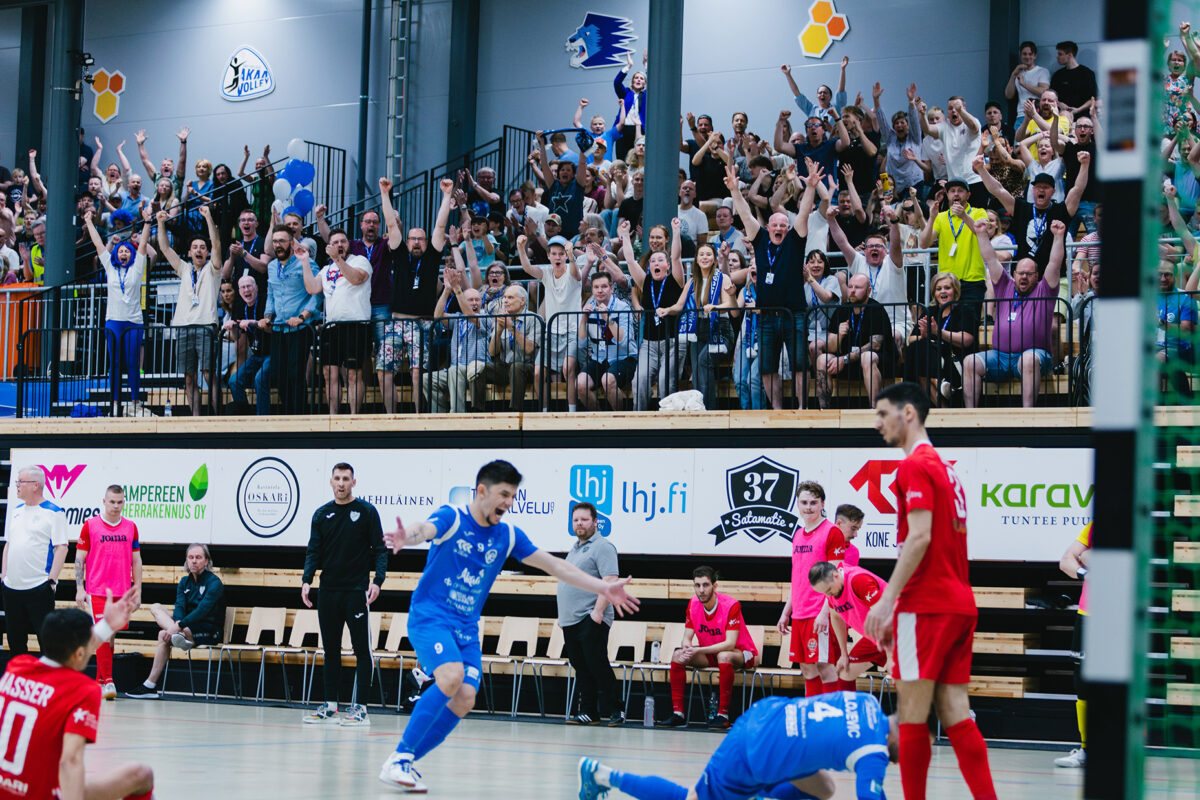 Päävalmentaja De San Bernabe jättää Akaa Futsalin Suomen mestaruuden myötä Akaalle kultaiset jäähyväiset
