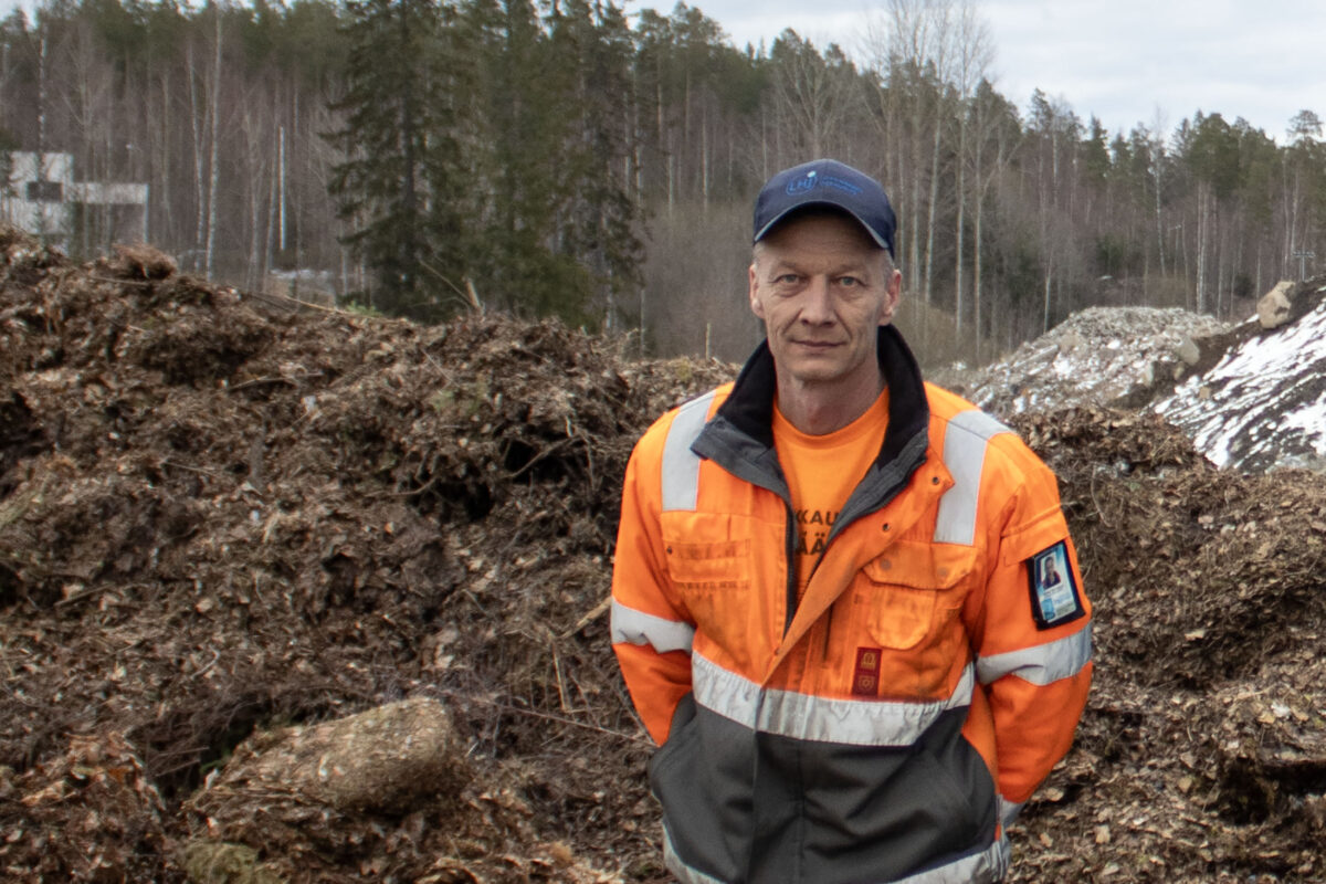 Risuviikot jatkuvat Akaan jäteasemalla vielä tämän viikonlopun ajan – Muistatko, mikä ei kuulu puutarhajätteen sekaan?