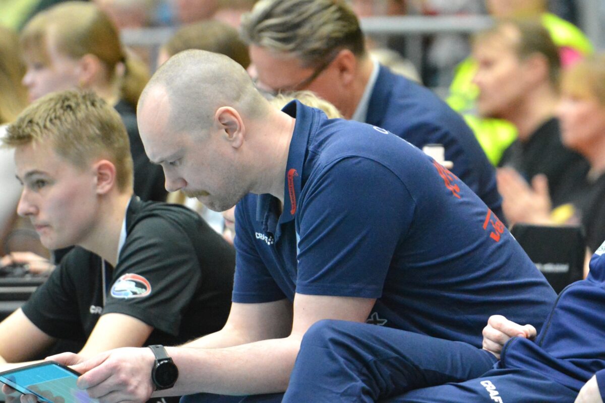 Olli Kunnari ja Panu Pitkänen käyvät läpi Akaa-Volleyn seitsemännen liigakauden – ”Henki oli korkealla vielä neljännen finaalipelin pitkällä erätauolla”