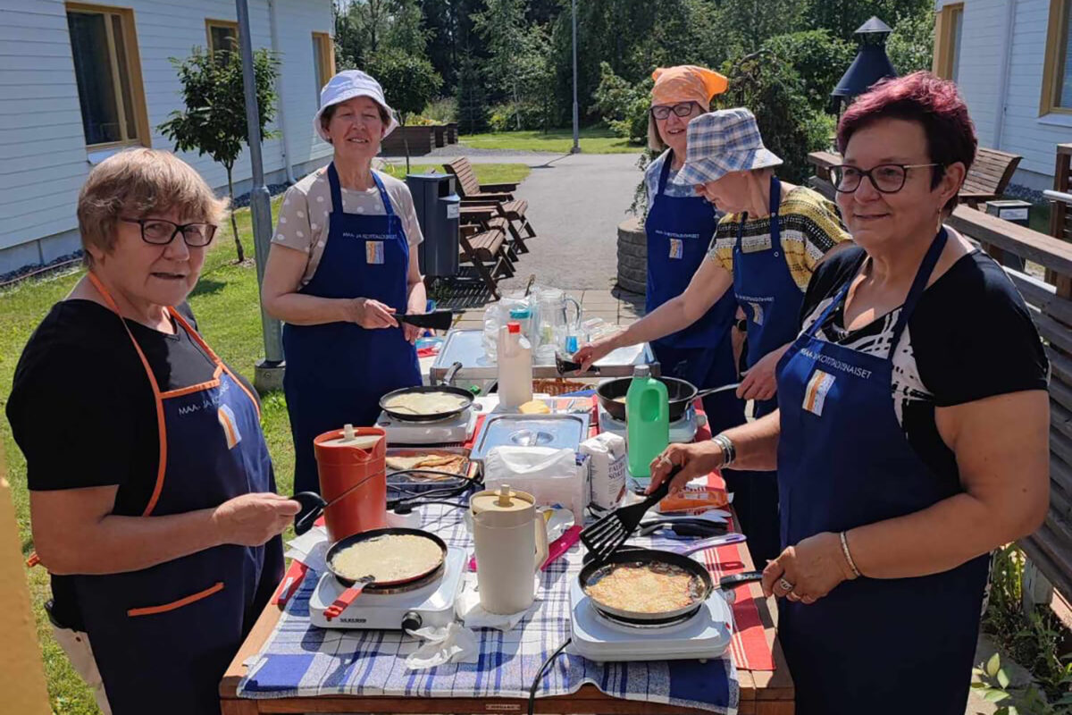 Viialan maa- ja kotitalousseuran naisosaston perinteiset lettukestit tekivät paluun